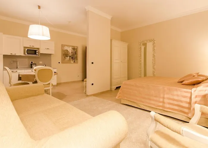 레시덴자 마르케시 폰테나니 *