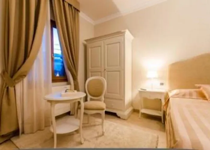 레시덴자 마르케시 폰테나니 아파트 피렌체