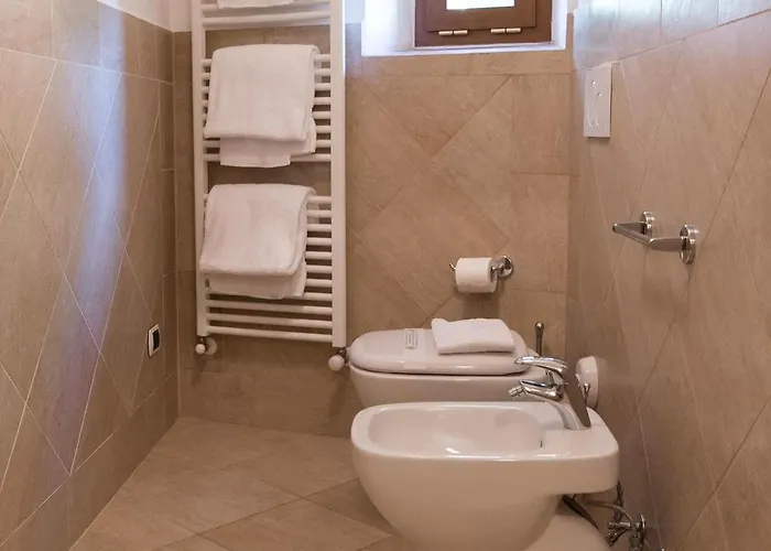 레시덴자 마르케시 폰테나니 *